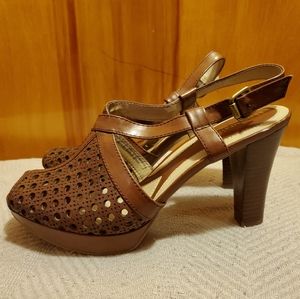 Naturalizer brown leather 4" heels